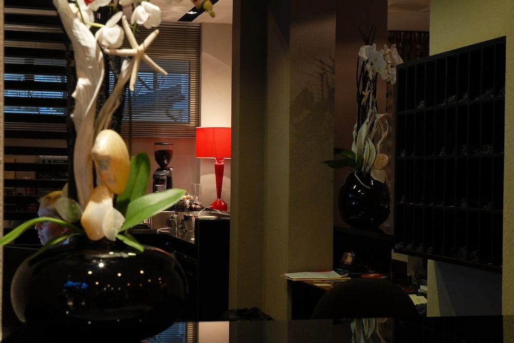 Atmosfere Hotel 4*